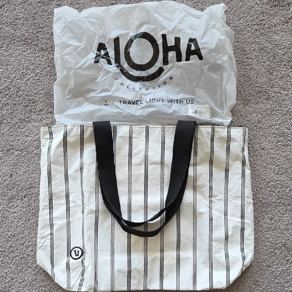 Aloha X Vuori Collection Day Tripper Black Charter Stripe - Picture 1 of 6